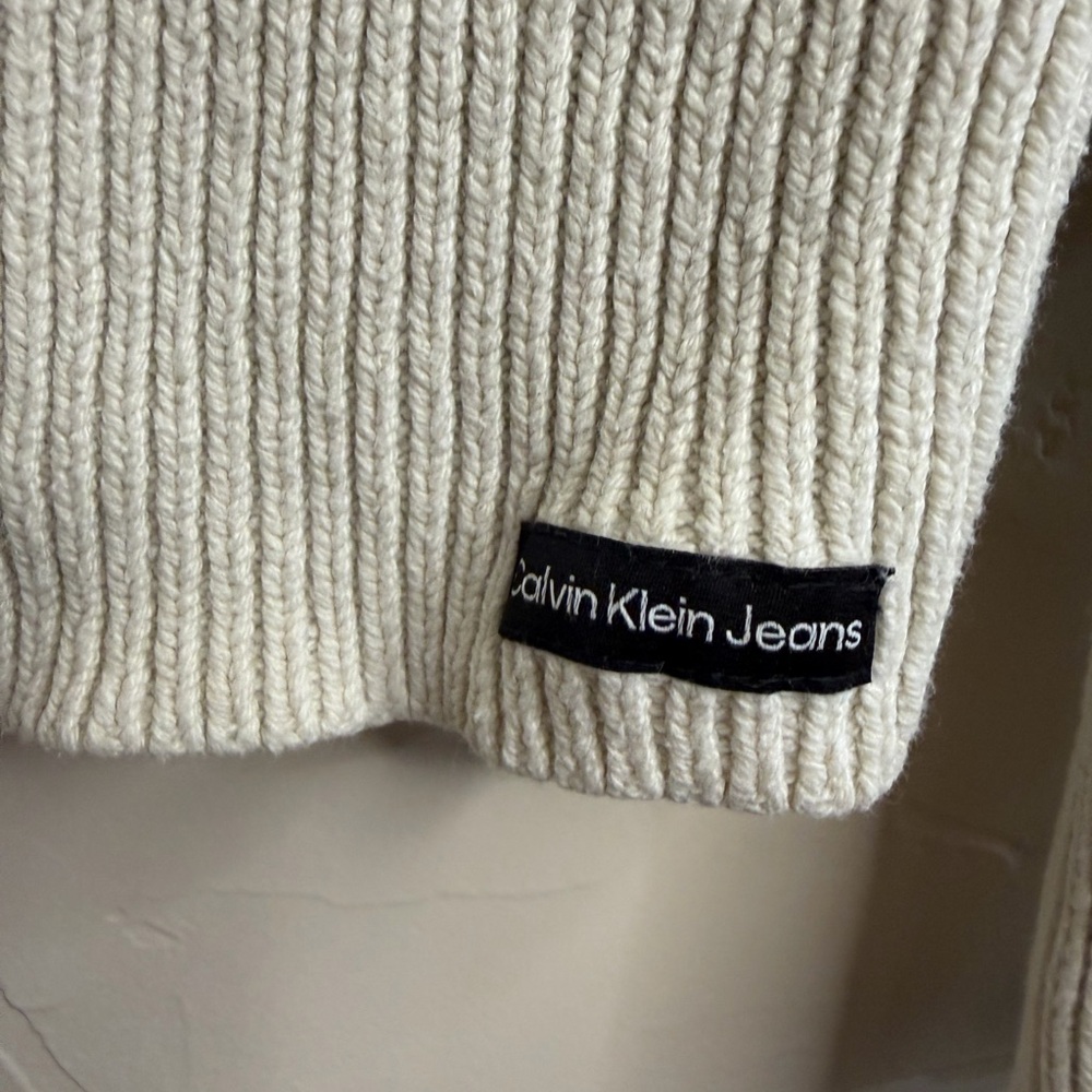 Calvin Klein  Patterned Sweater - Picture 3 of 3